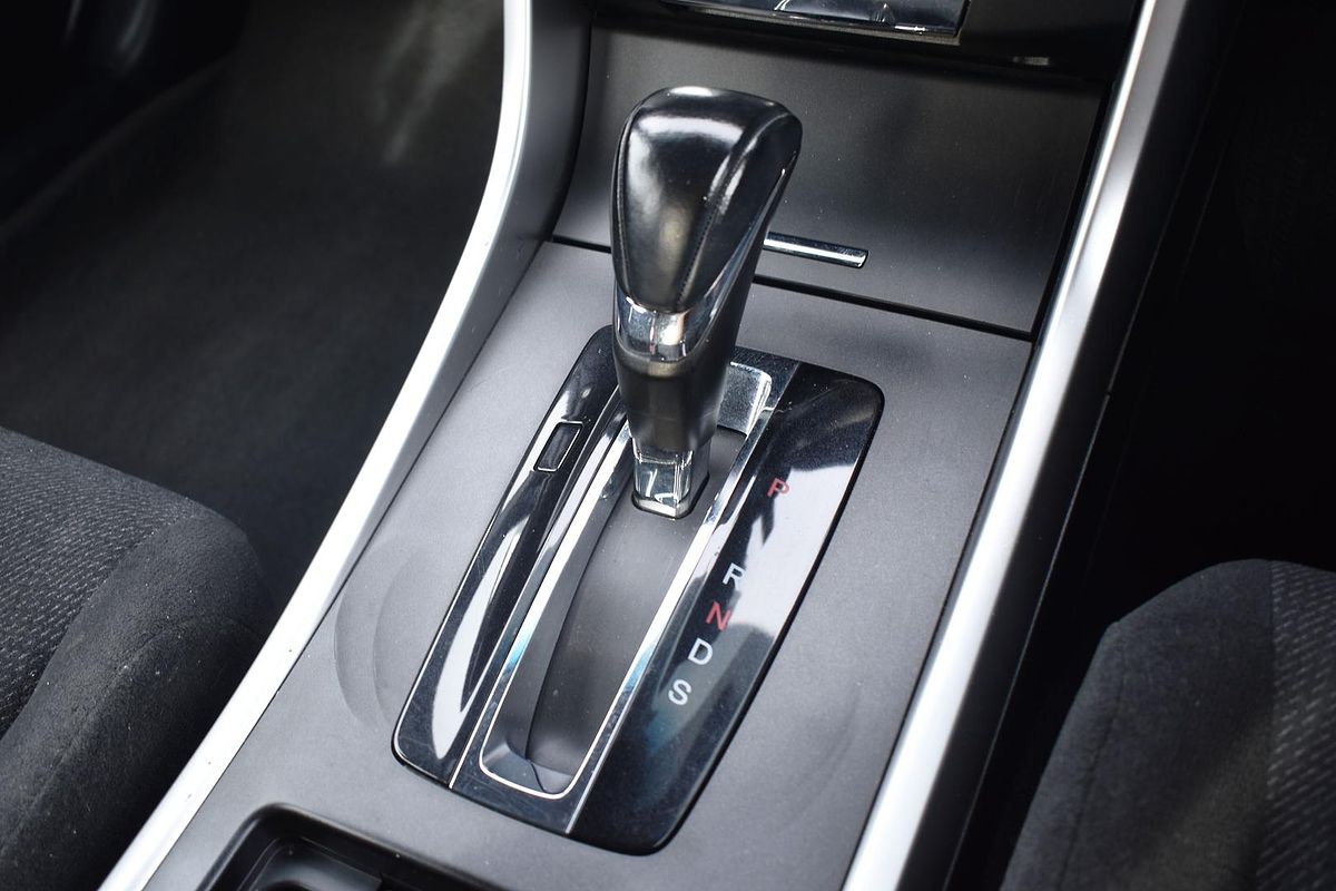 2015 Honda Accord VTi-S 9th Gen
