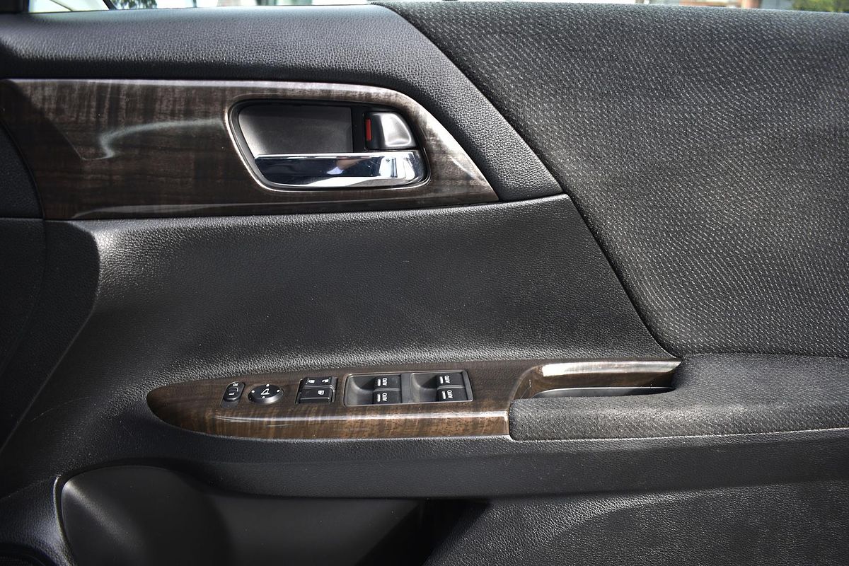 2015 Honda Accord VTi-S 9th Gen
