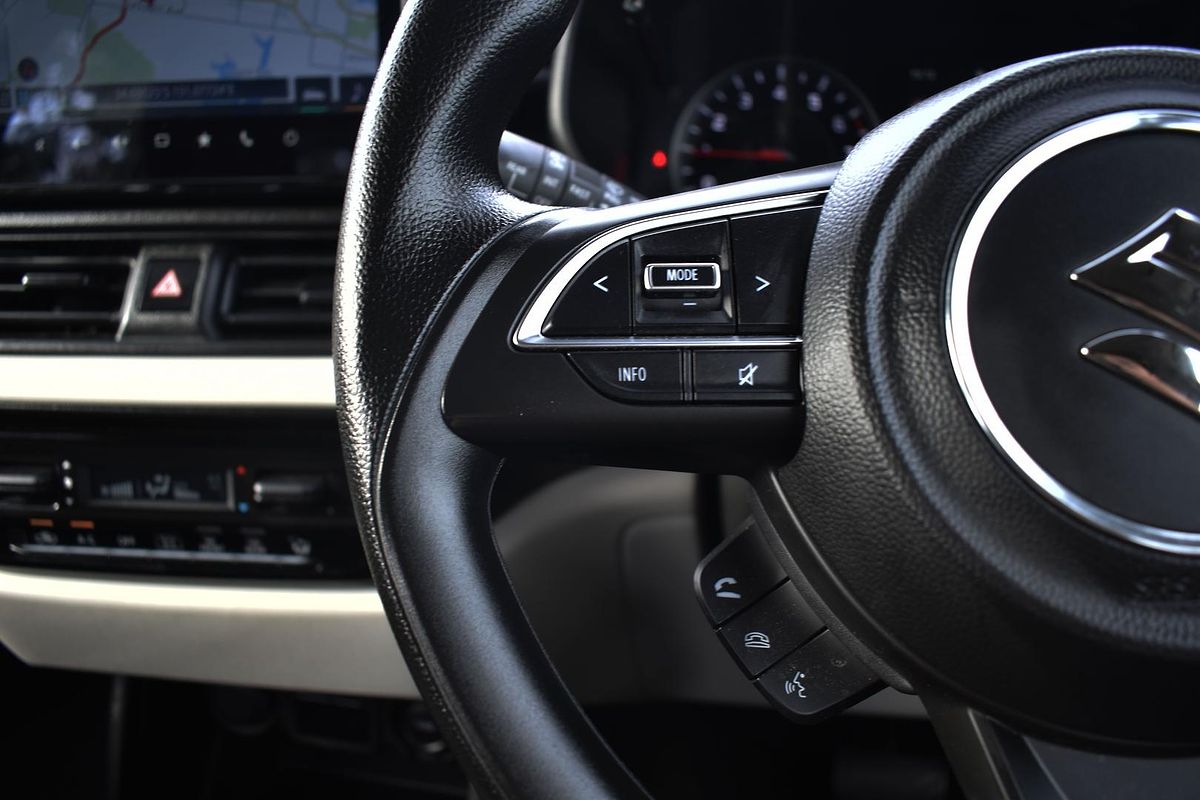 2024 Suzuki Swift Hybrid UZ
