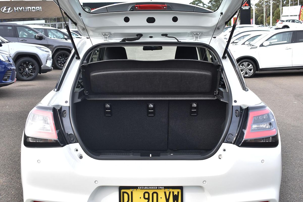 2024 Suzuki Swift Hybrid UZ