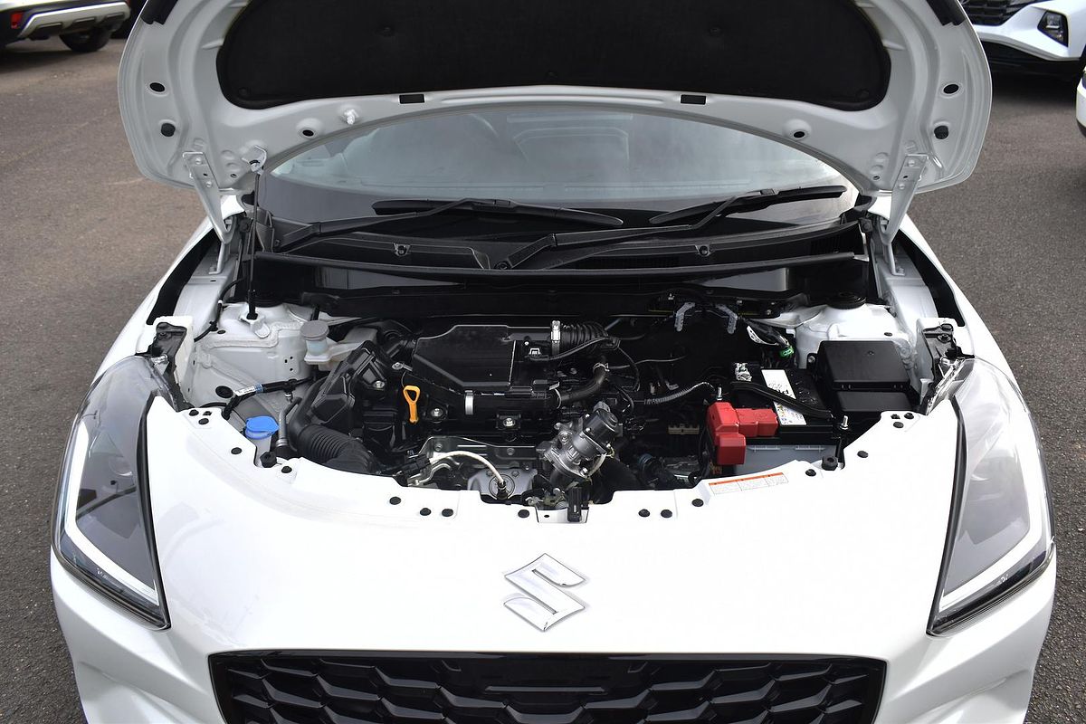 2024 Suzuki Swift Hybrid UZ