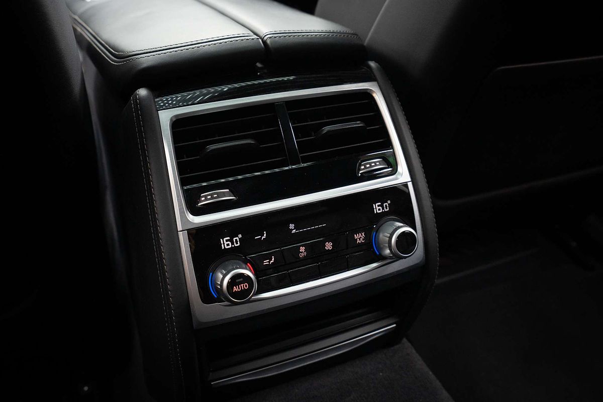 2019 BMW 7 Series 740i G11