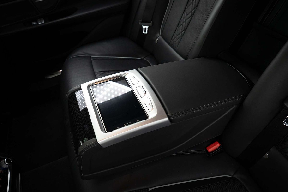 2019 BMW 7 Series 740i G11