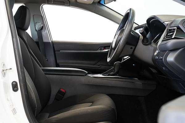 2023 Toyota Camry Ascent AXVH70R