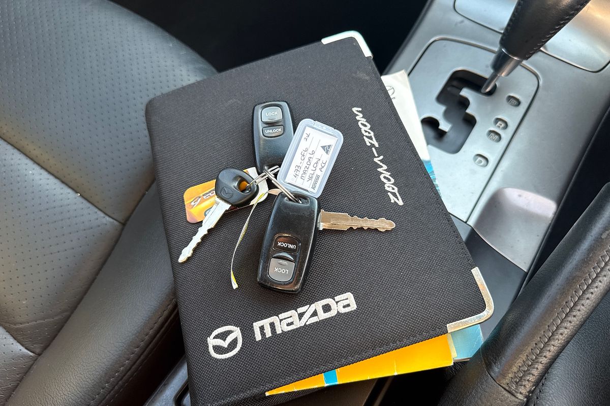 2003 Mazda 6 Luxury Sports GG Series 1