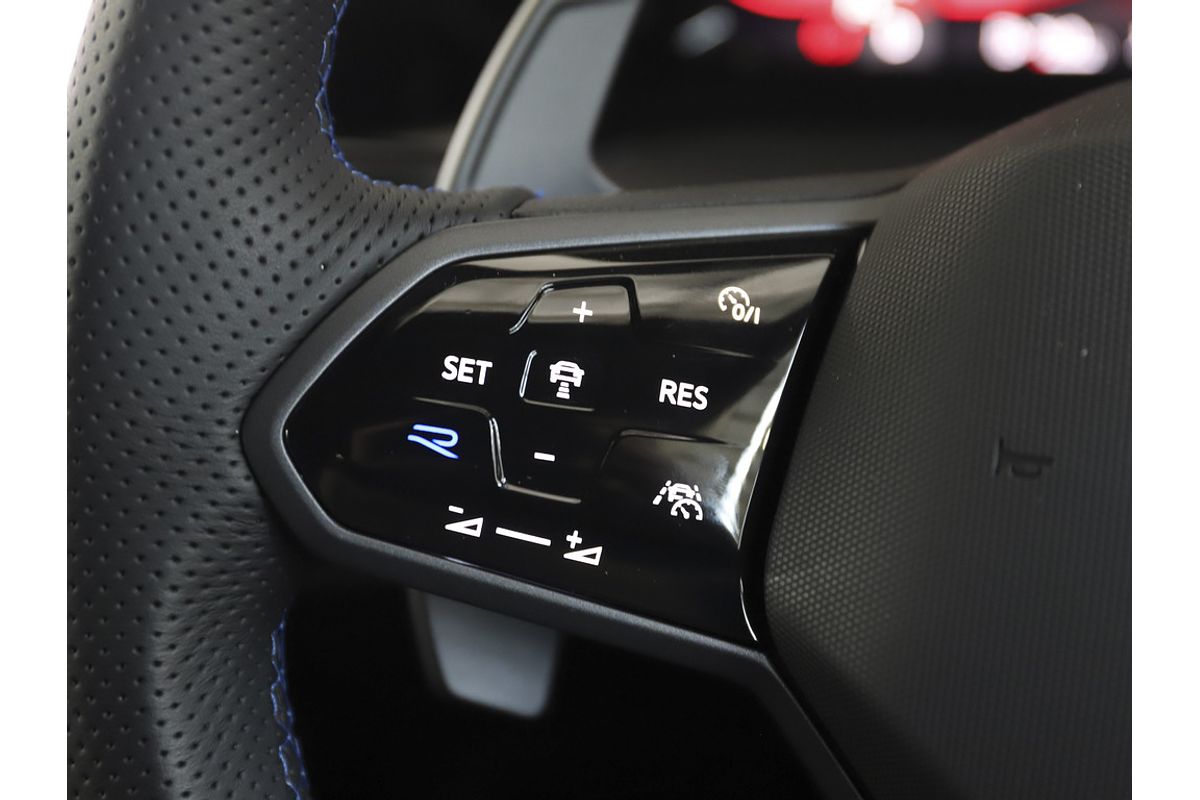 2024 Volkswagen Golf R 8