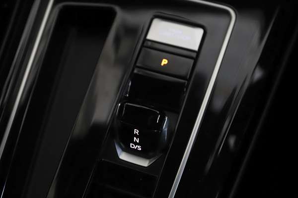 2024 Volkswagen Golf R 8