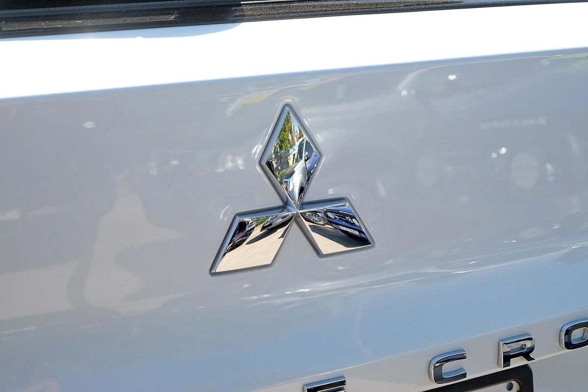 2023 Mitsubishi Eclipse Cross LS YB