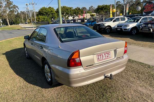 1996 Mitsubishi Magna Executive TE