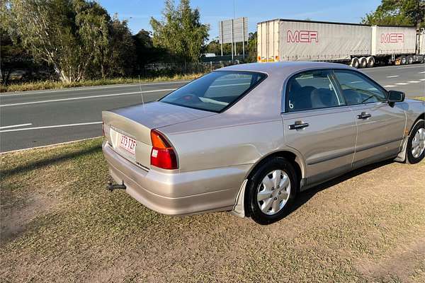 1996 Mitsubishi Magna Executive TE
