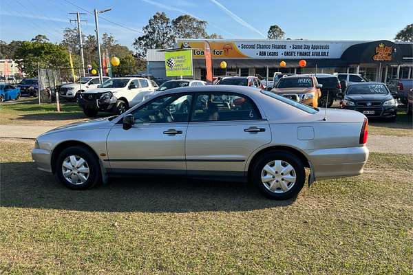 1996 Mitsubishi Magna Executive TE