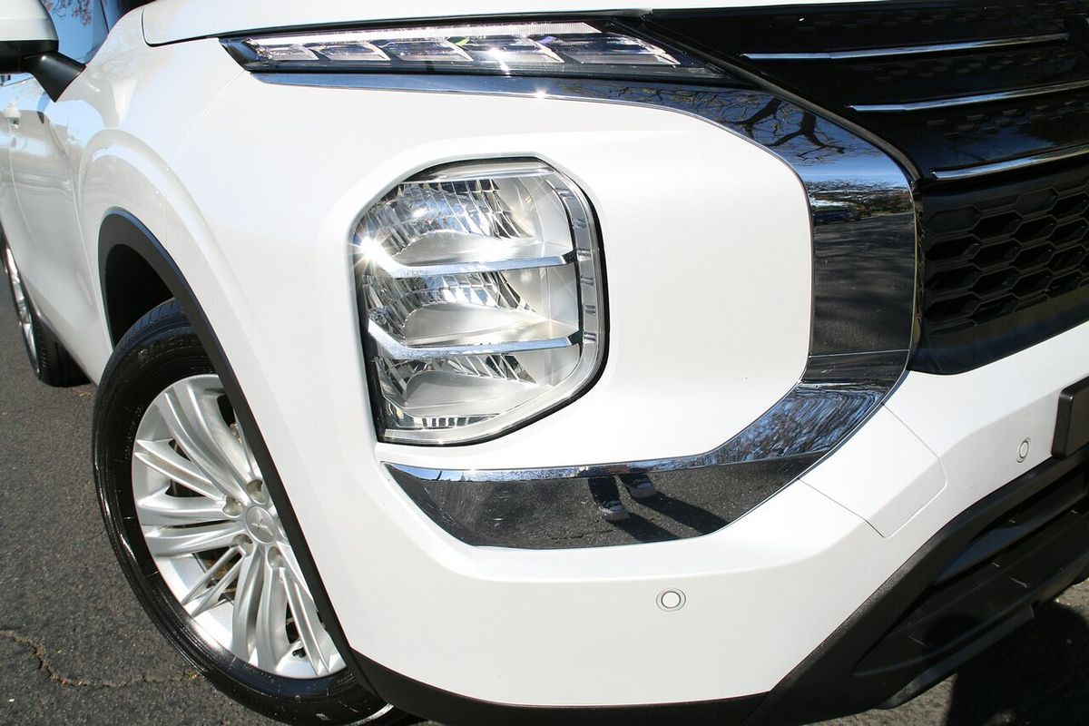 2022 Mitsubishi Outlander ES ZM