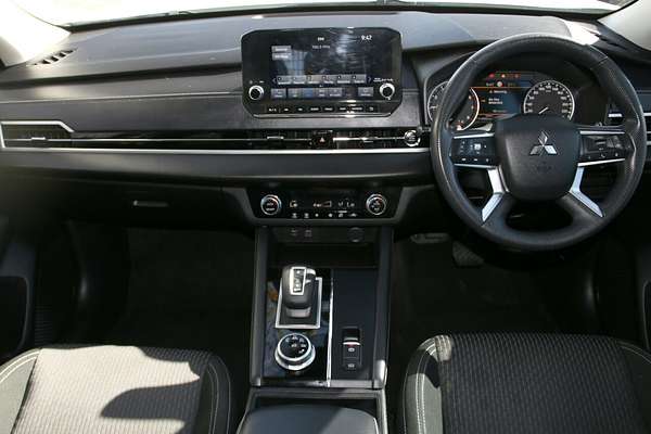 2022 Mitsubishi Outlander ES ZM