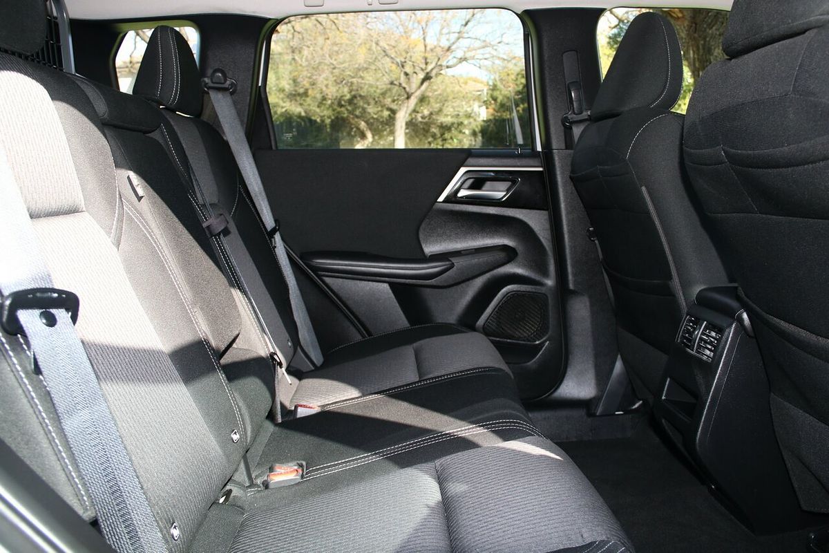 2022 Mitsubishi Outlander ES ZM