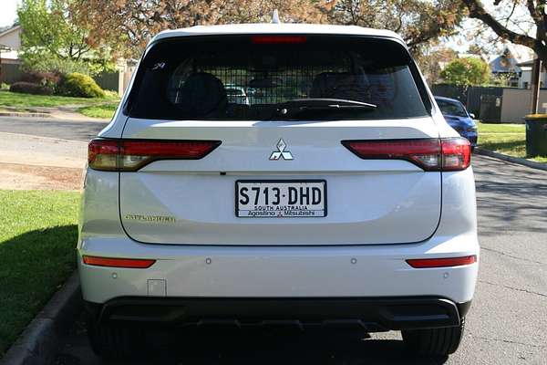 2022 Mitsubishi Outlander ES ZM