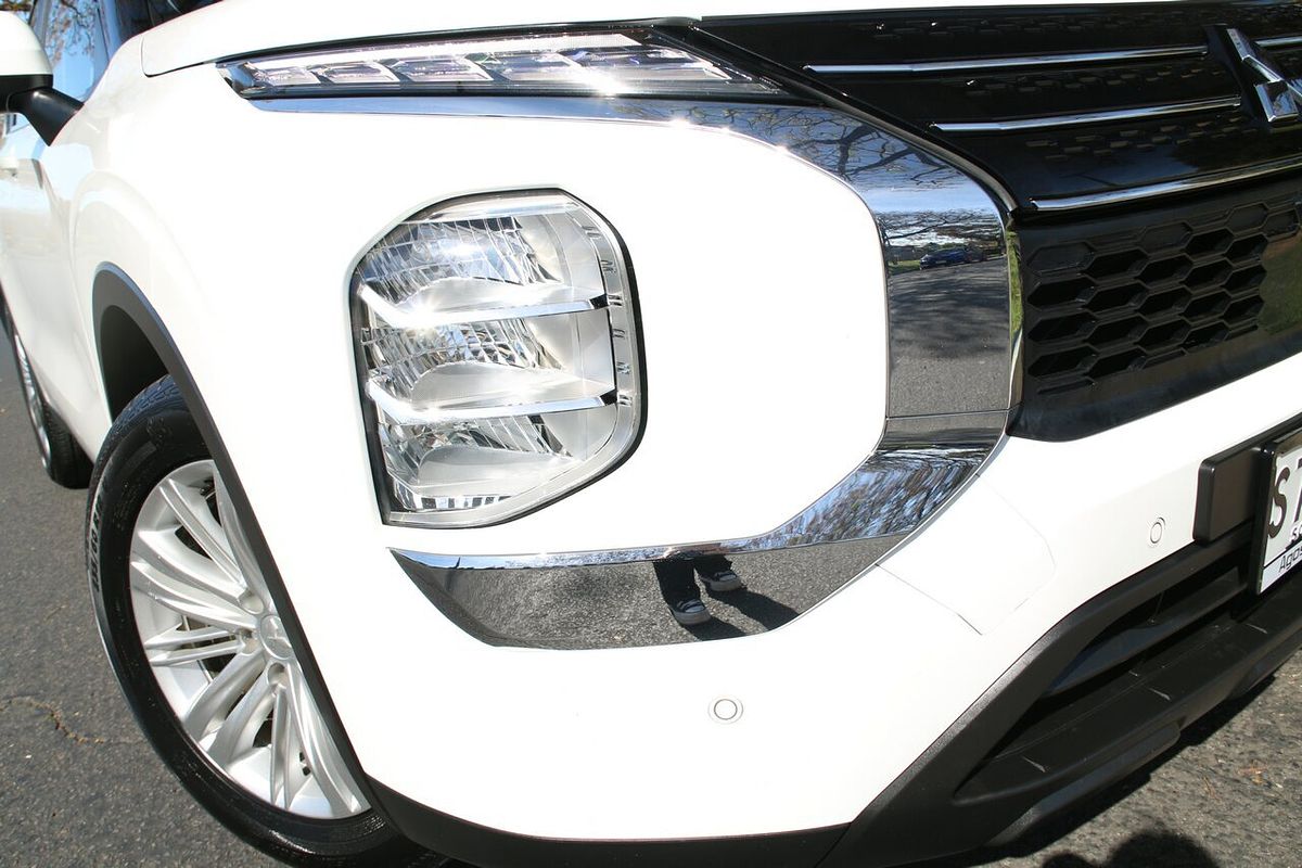 2022 Mitsubishi Outlander ES ZM