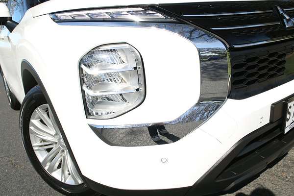 2022 Mitsubishi Outlander ES ZM