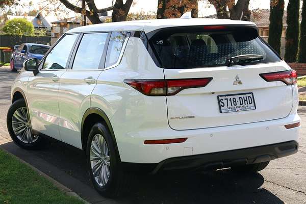 2022 Mitsubishi Outlander ES ZM