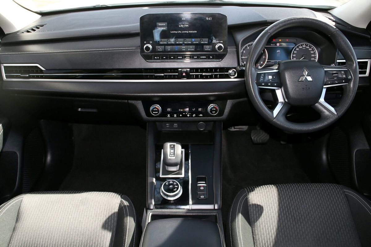 2022 Mitsubishi Outlander ES ZM