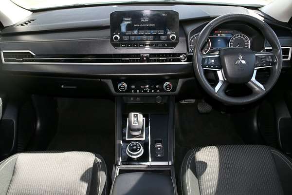 2022 Mitsubishi Outlander ES ZM