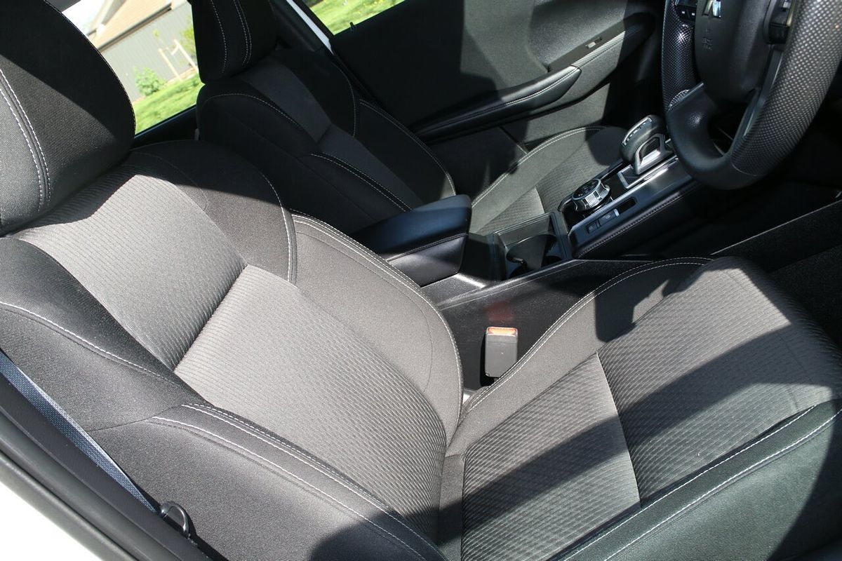 2022 Mitsubishi Outlander ES ZM