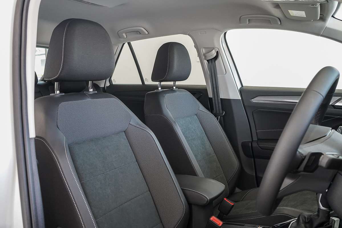 2025 Volkswagen T-Roc 110TSI Style D11