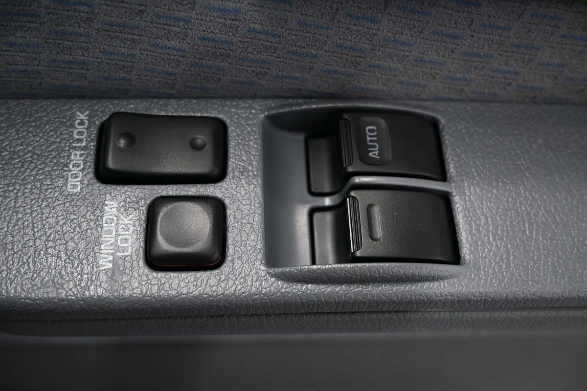 2025 Toyota Landcruiser GXL