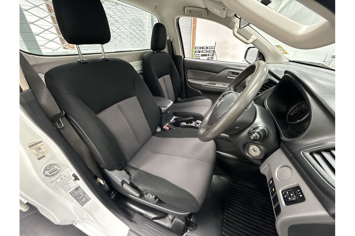 2017 Mitsubishi Triton GLX MQ 4X4