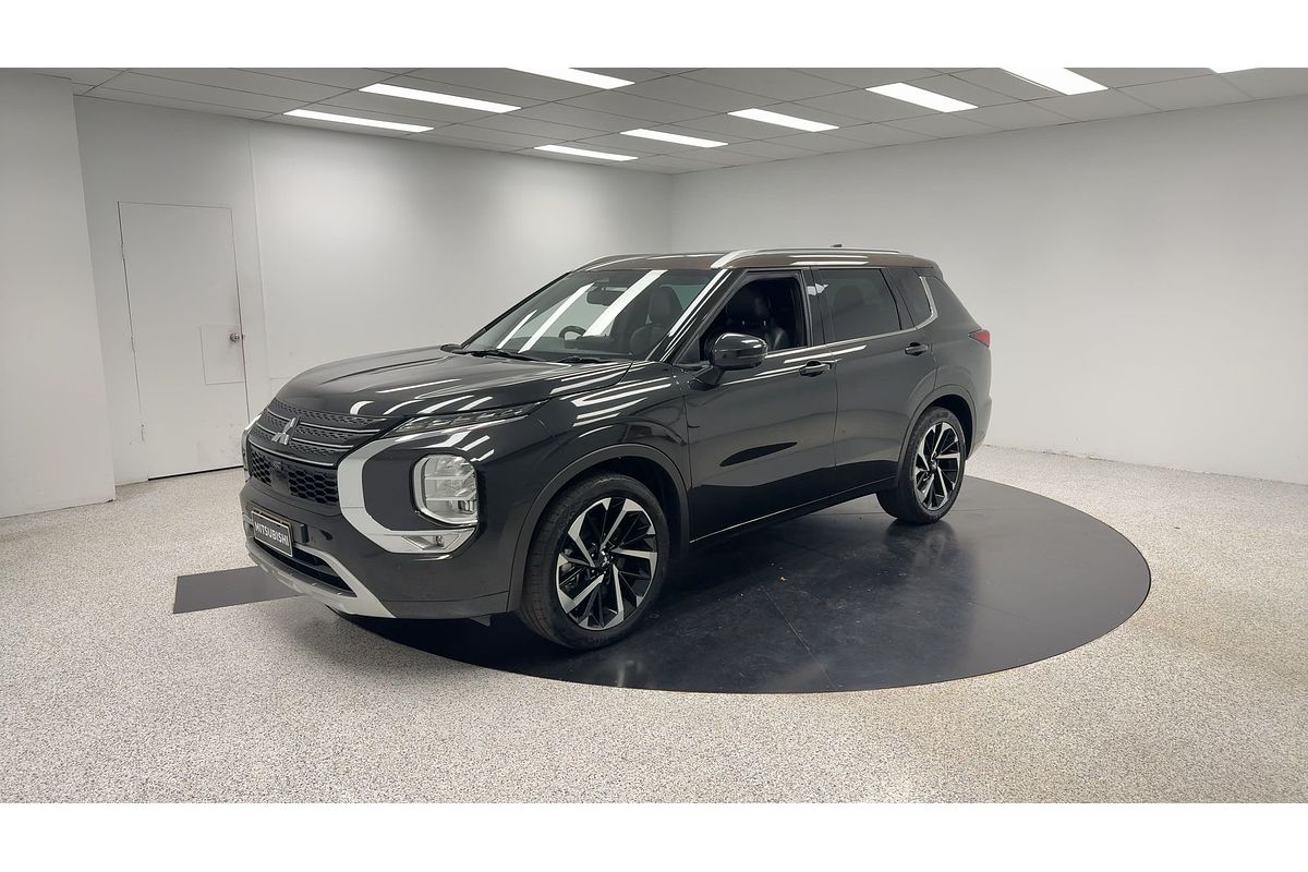 2022 Mitsubishi Outlander Exceed ZM