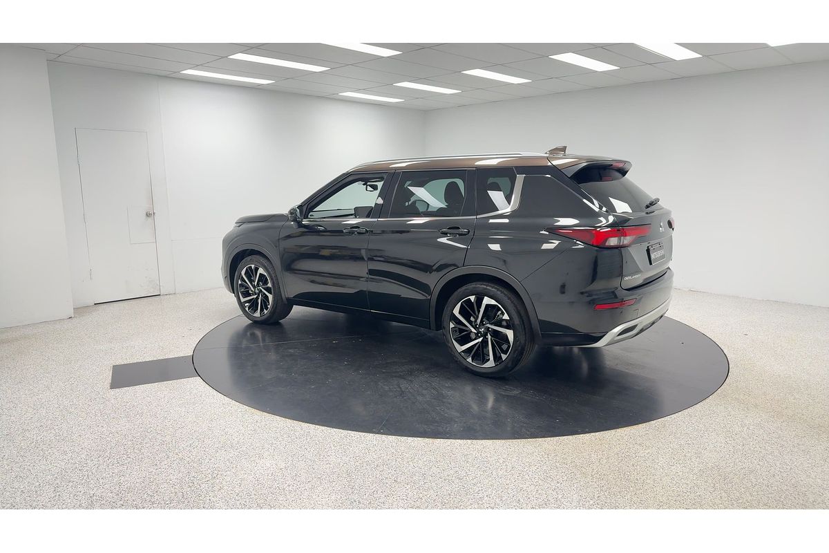 2022 Mitsubishi Outlander Exceed ZM
