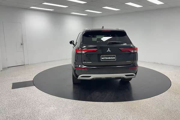 2022 Mitsubishi Outlander Exceed ZM