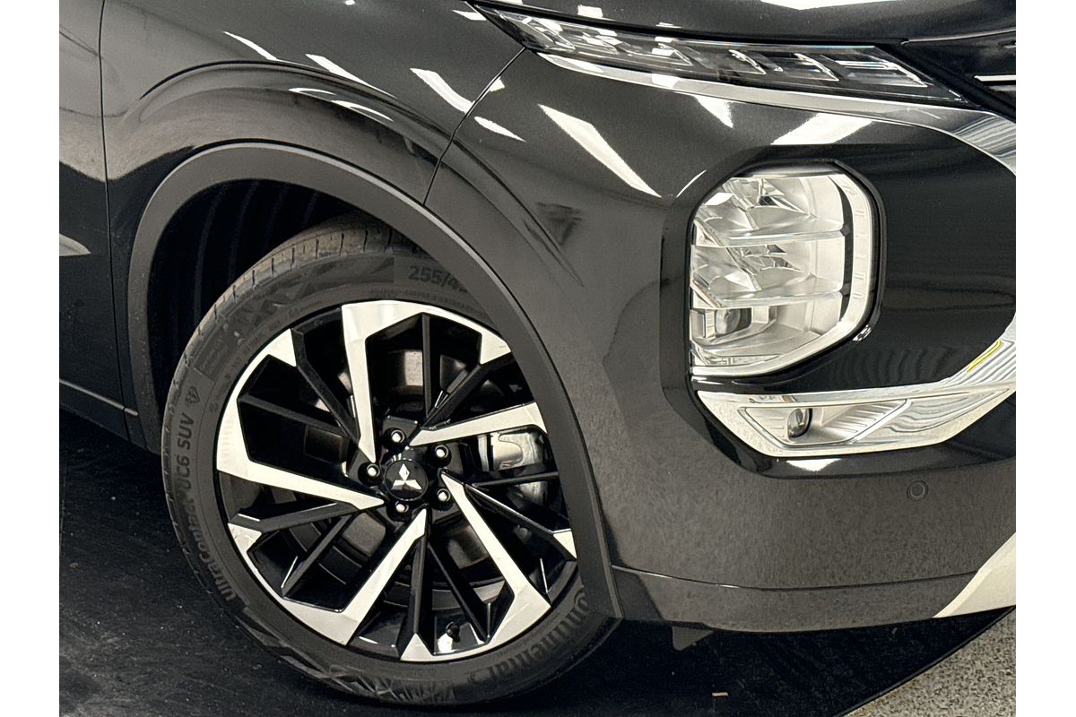 2022 Mitsubishi Outlander Exceed ZM