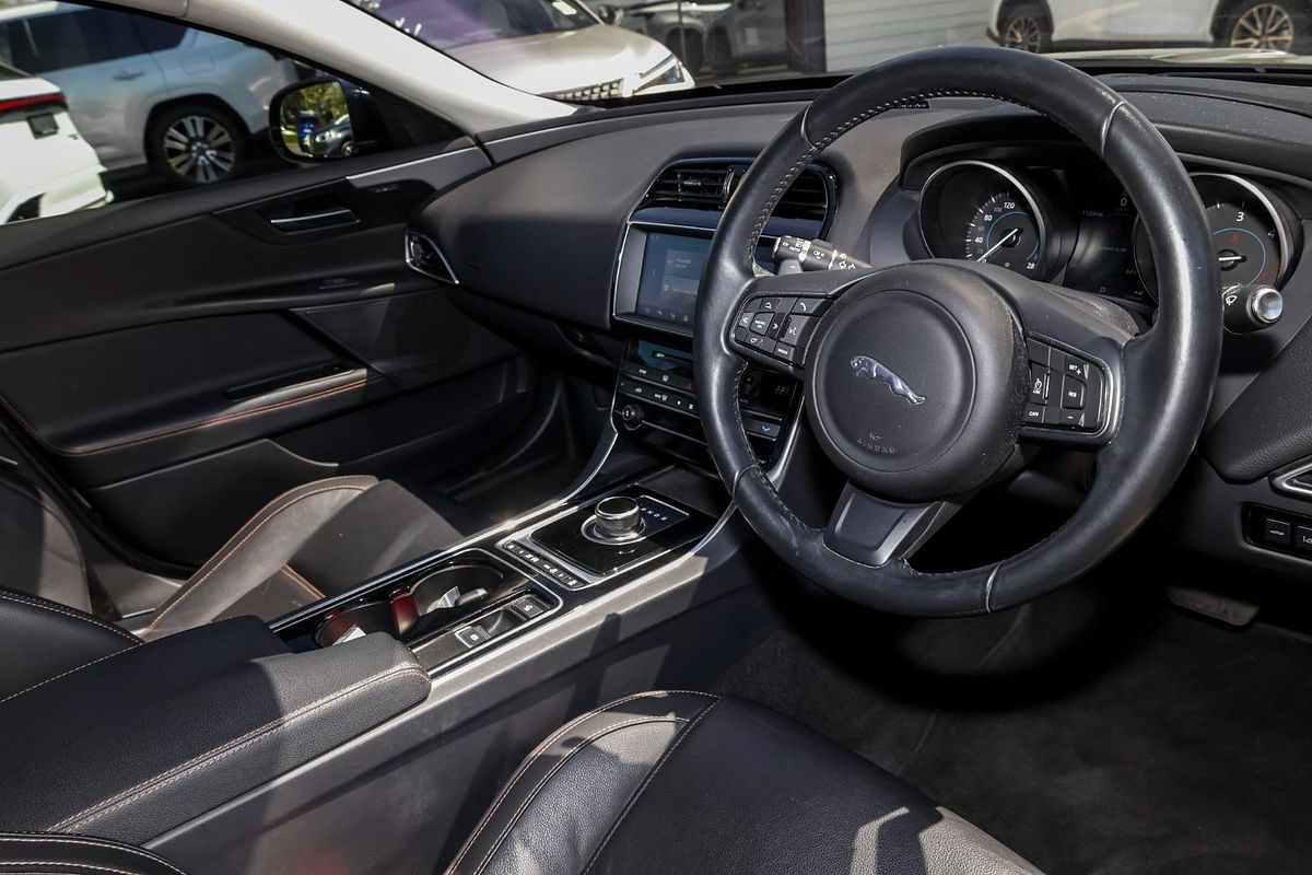 2017 Jaguar XE 20d Prestige X760