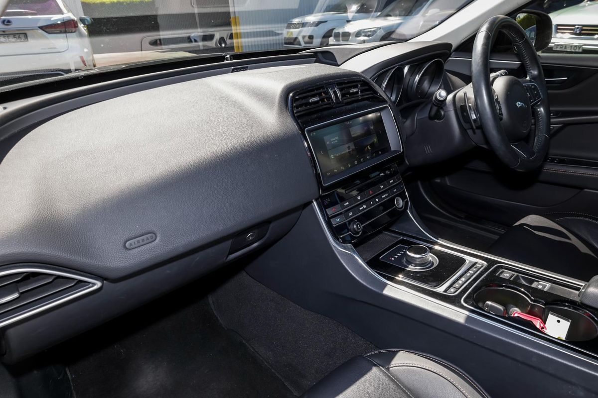 2017 Jaguar XE 20d Prestige X760