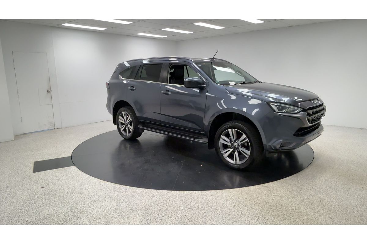 2023 Isuzu MU-X LS-T