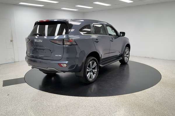2023 Isuzu MU-X LS-T