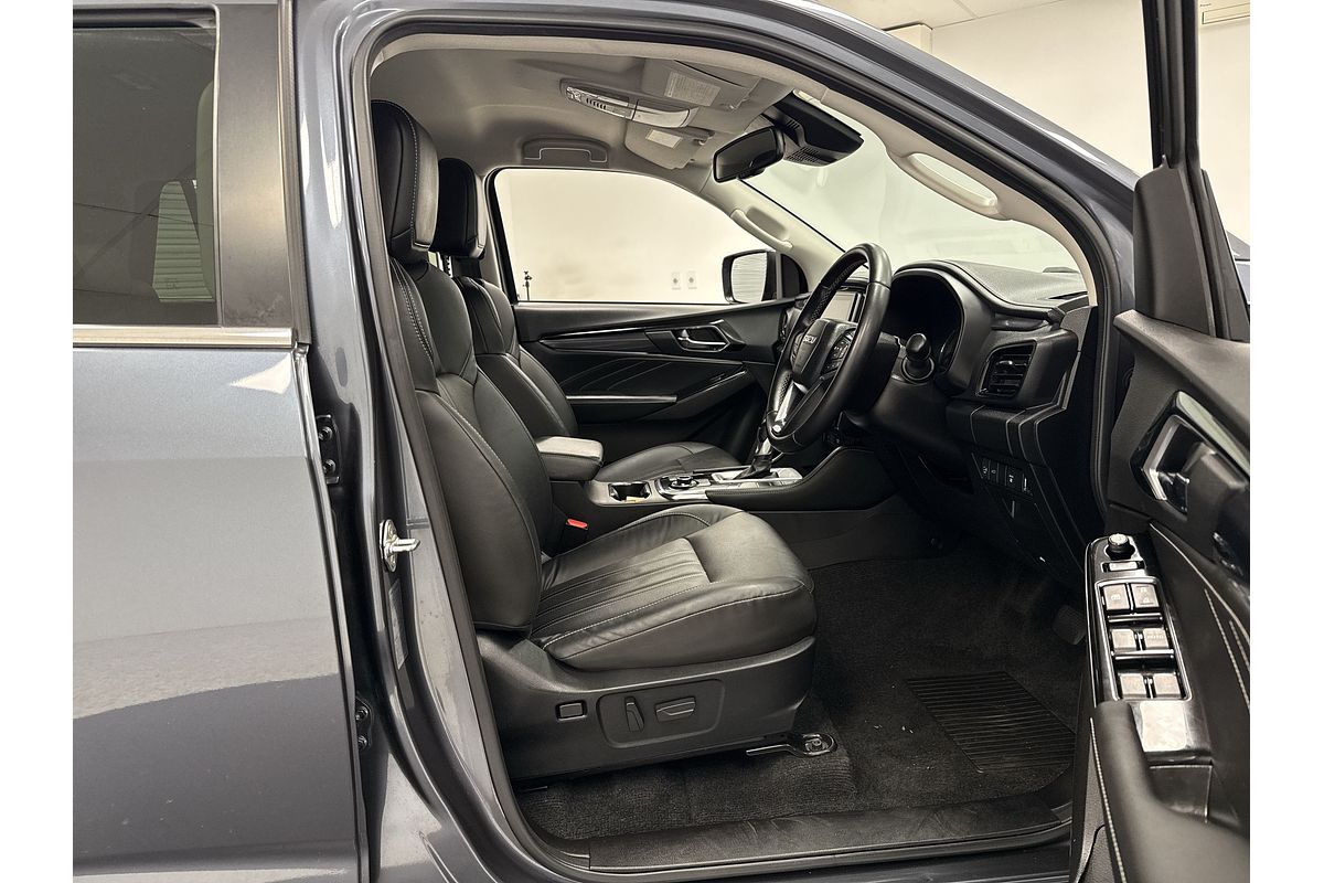 2023 Isuzu MU-X LS-T