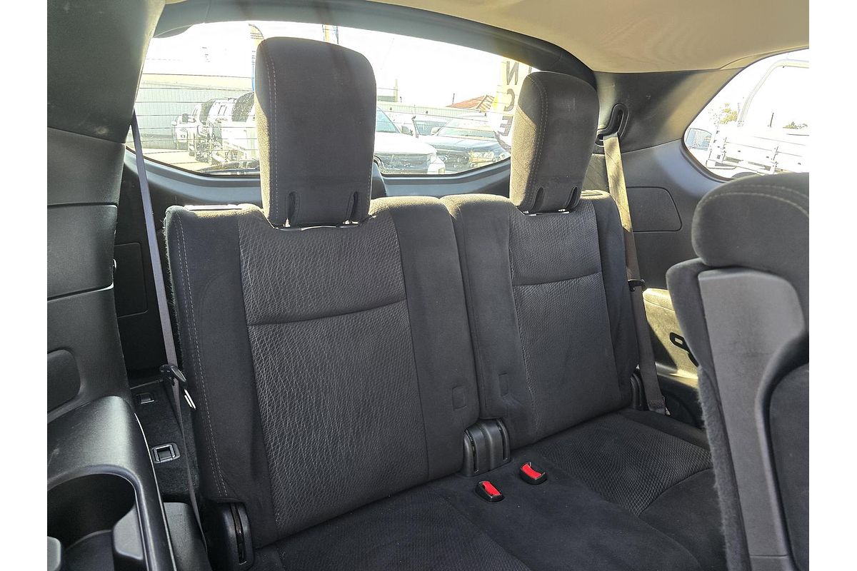 2017 Nissan Pathfinder ST R52 Series II