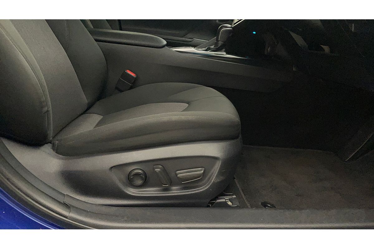 2020 Toyota Camry Ascent Sport AXVH71R