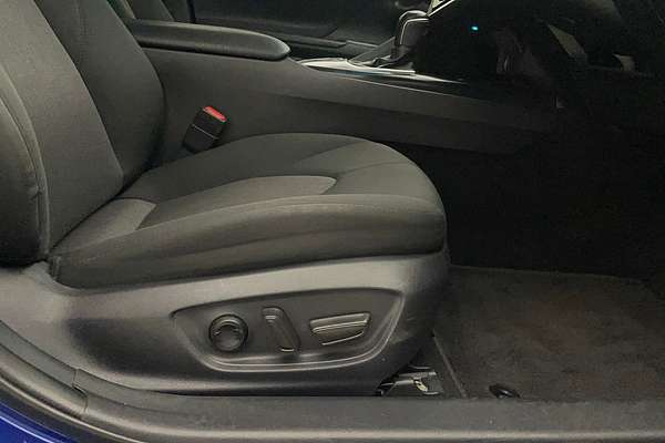 2020 Toyota Camry Ascent Sport AXVH71R