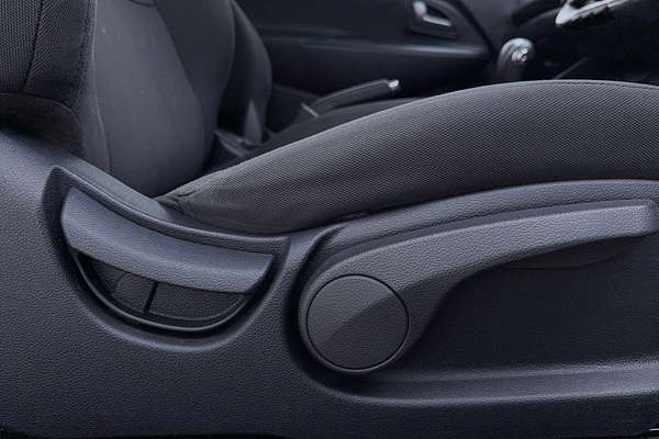 2015 Kia Rio S UB