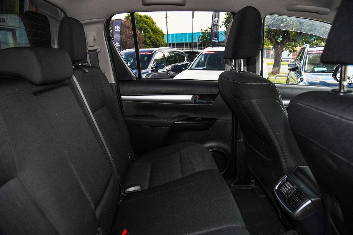 2020 Toyota Hilux SR5 GUN126R 4X4