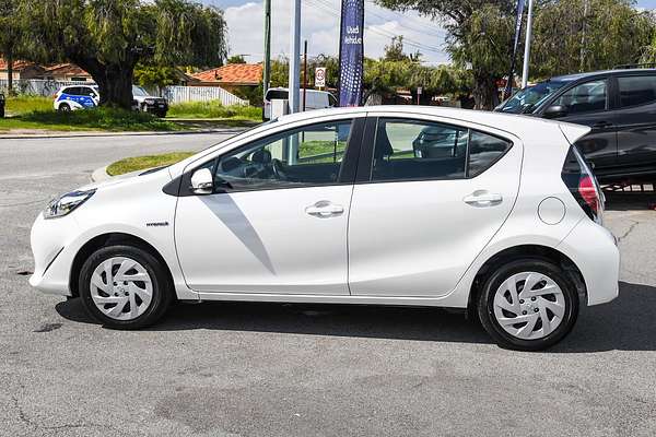 2018 Toyota Prius C NHP10R