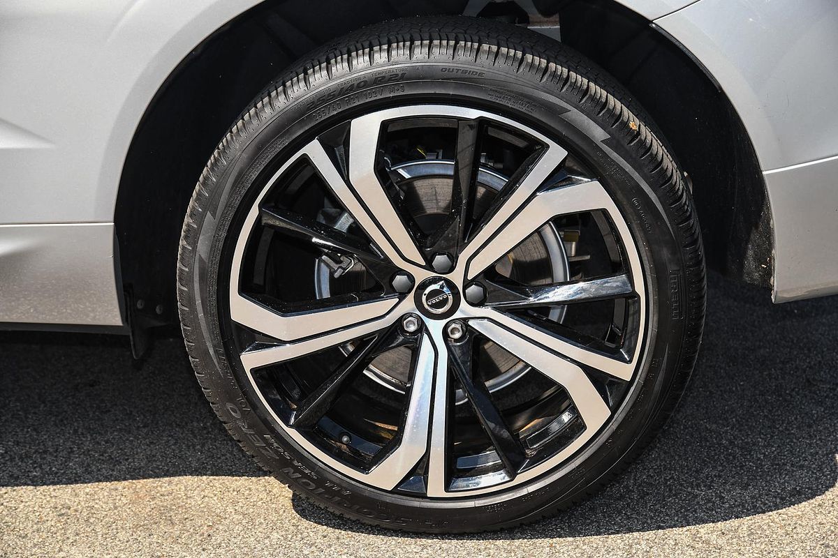 2021 Volvo XC60 B6 R-Design