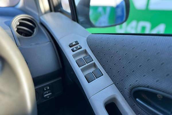 2010 Toyota Yaris YR NCP90R