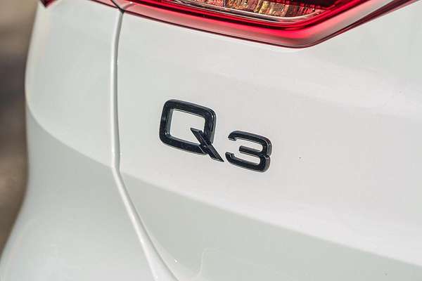 2025 Audi Q3 35 TFSI S line edition F3