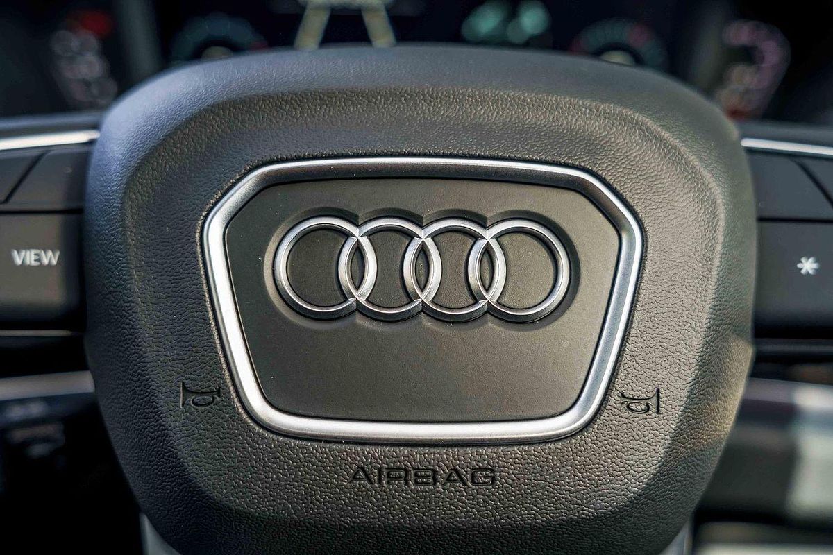 2025 Audi Q3 35 TFSI S line edition F3