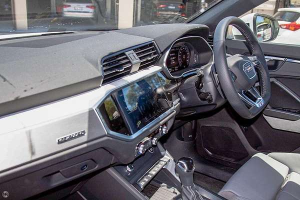 2025 Audi Q3 40 TFSI S line F3