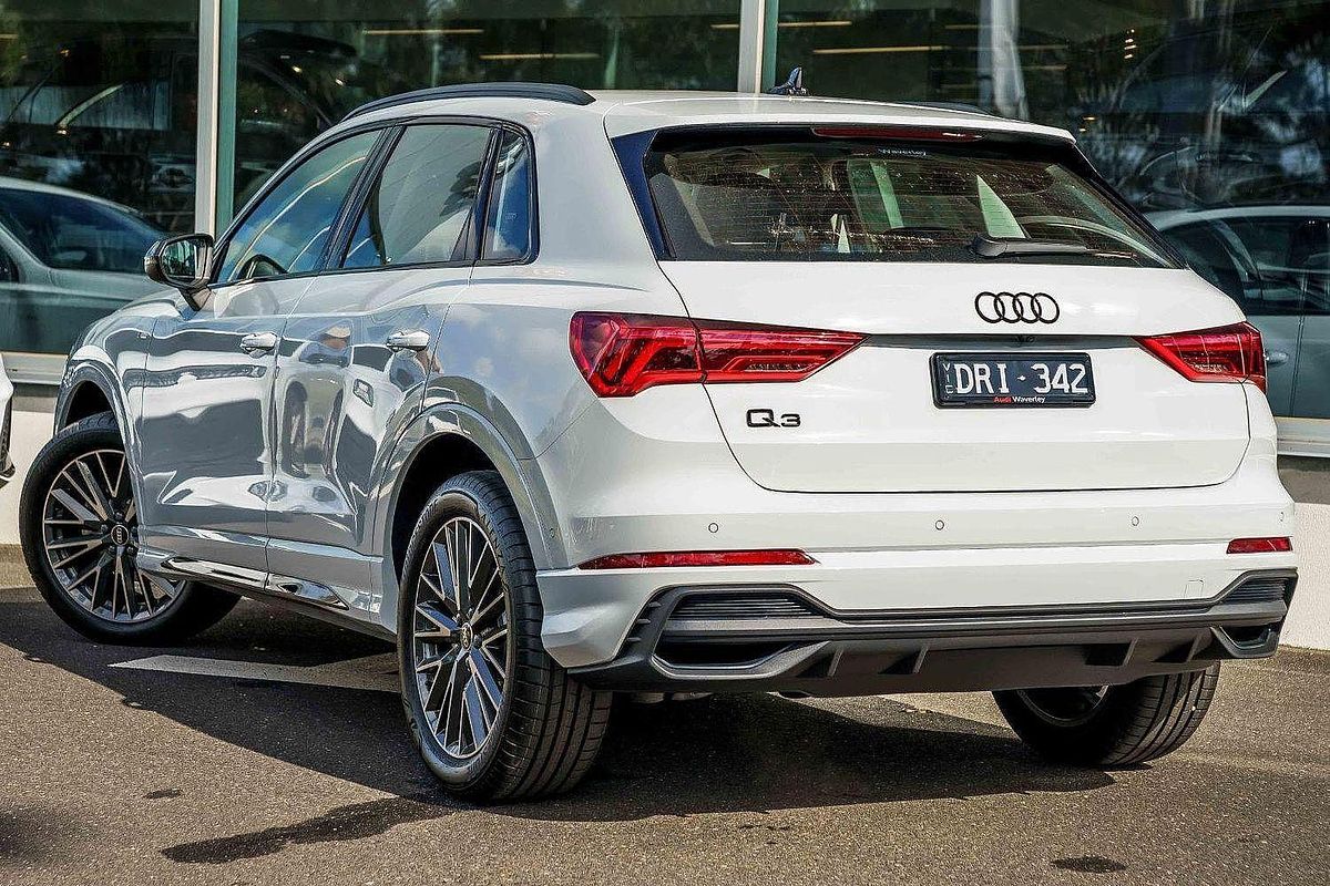 2025 Audi Q3 35 TFSI S line edition F3