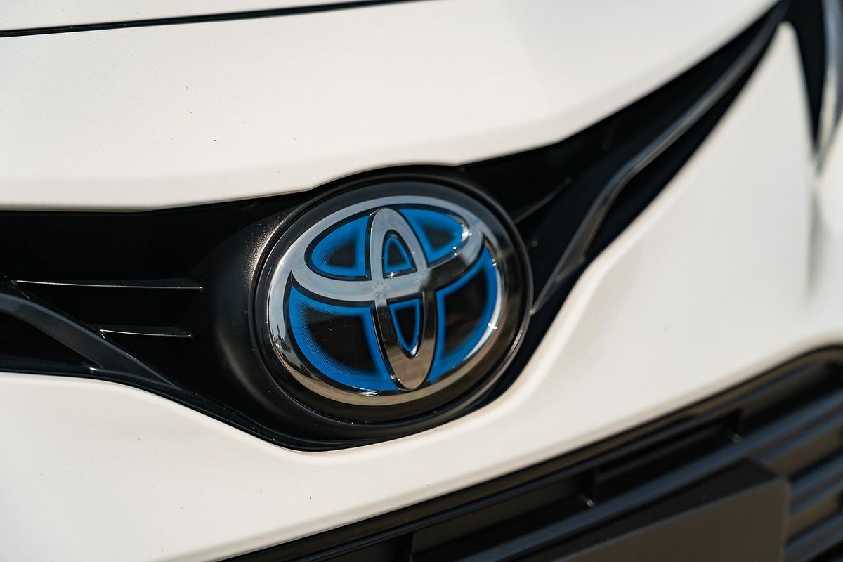 2023 Toyota Camry Ascent AXVH70R